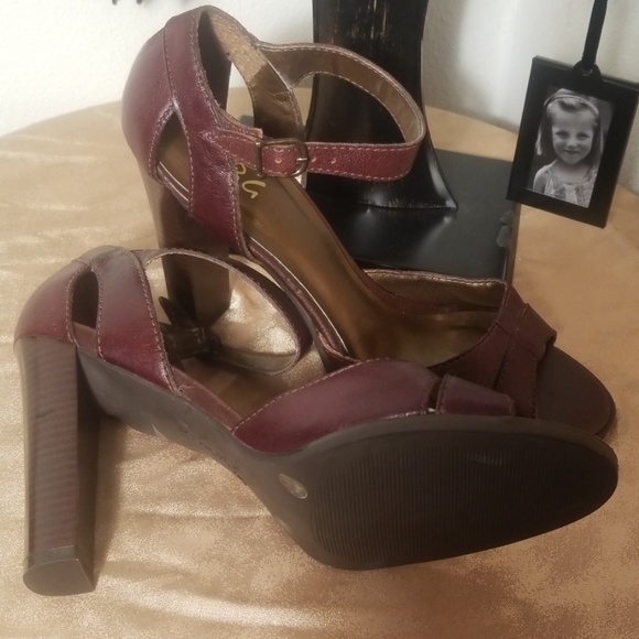 BCBG Brown Leather Open Toe Heels - Picture 3 of 4